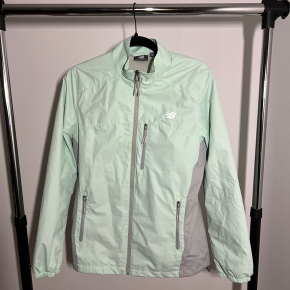 New Balance Women’s Windbreaker - Picture 1 of 4